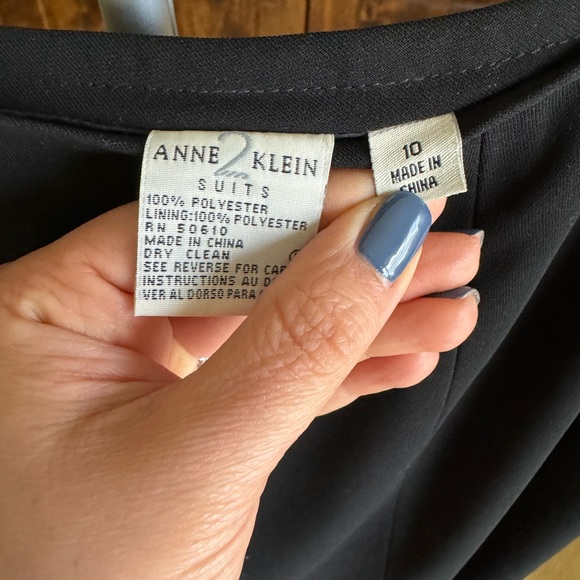3/$20 Anne Klein black color skirt size 10 - Picture 3 of 4